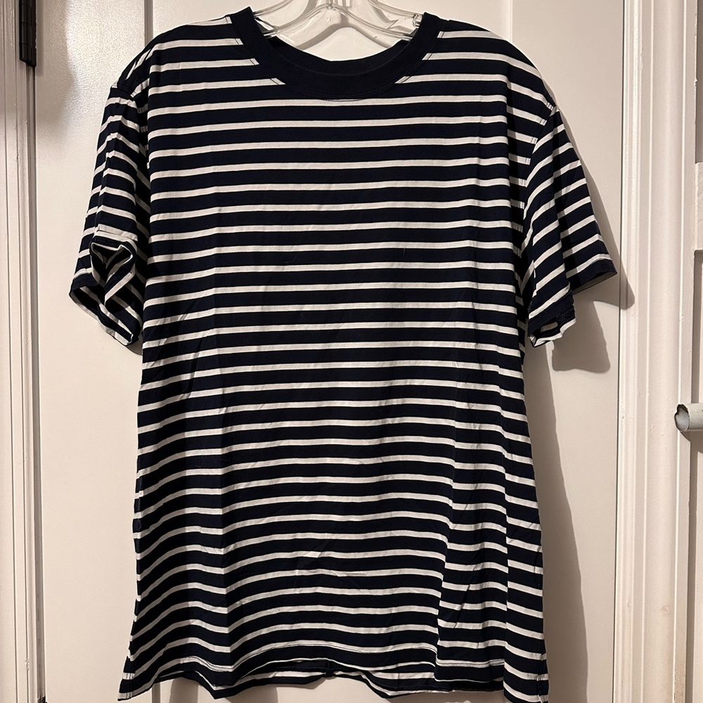 Lululemon all yours tee size 8 navy and white stripe